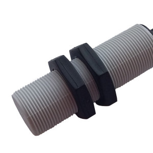 Czujnik indukcyjny 4mm M12 PBT wbud. PNP NO kon. M12 10-30VDC L50 PCID4ZPKWM1250M12P