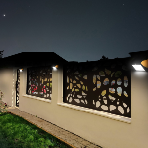 Lampa solarna LED 3,2W z czujnikiem ruchu i zmierzchowym czarna EKO3874